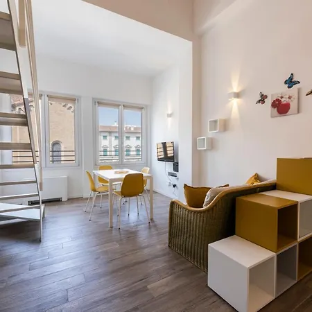 Ruote Stylish Loft By Mmega Daire Floransa